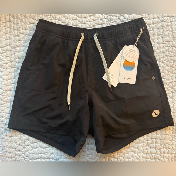 Vuori Other - Vuori Kore Black Athletic Shorts 5”